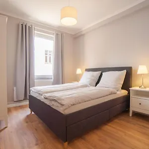 https://city-rooms-purple-chill-zentraler-gehts-nicht.hotelsinbremen.net